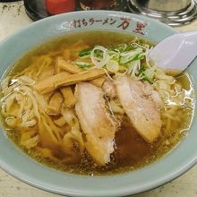 見た目から懐かしさを感じさせます。スープが五臓六腑に染みる！