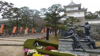 お城で菊祭り！紅葉もすごかった！優先駐車場もあって◎