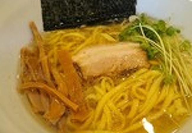 平打ちの塩ラーメンが美味しい