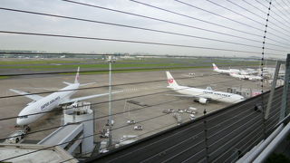 非制限エリアにあるので、搭乗する方以外でも利用できます。