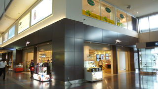 ターミナル内に複数の店舗がありました。