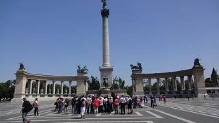 ブダペストで最も印象深い広場の1つとなった