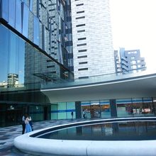 噴水広場になっている