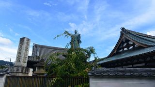 日蓮上人の銅像