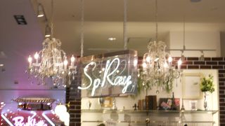 若い女性向けのショップです