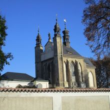 セドレツ地区の墓地教会