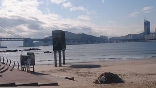 ライトアップされたブリッジの景色を楽しみながら、海鮮韓国料理を食べました