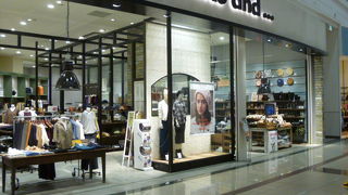 お洒落なインテリア雑貨も豊富です。