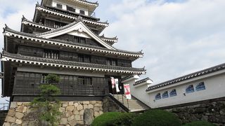 天守閣の横には・・・