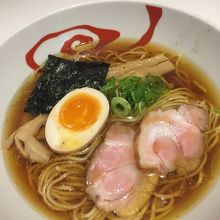 中華そば醤油750円替え玉も注文しました。