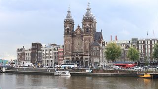 アムステルダム中央駅のすぐ目の前