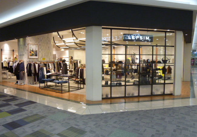 落ち着いた色合いのものが多いです。