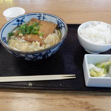 たぬきうどんの朝食セット　５３０円