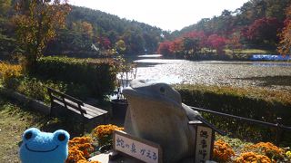 紅葉が素晴らしい！水面に映るもみじにも溜息。御殿も◎！