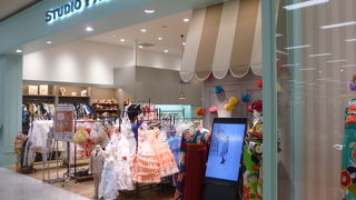 写真スタジオで、記念の一枚を。