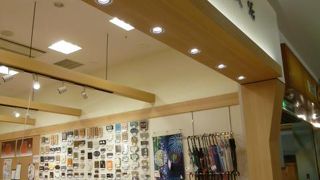 ハンコばかりではなく、表札なども扱っています。