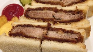 出来立てのカツサンドが食べれます