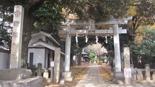 古い神社です