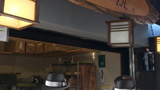 行列必至の老舗団子屋