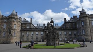 英王室が使用中のスコットランドの宮殿