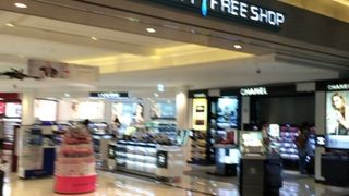 ひともまばら。