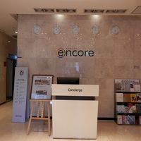 ロビーのコンシェルジュデスク