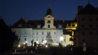 チェコの南部ウィーンとの国境付近にあるリヒテンシュタイン家の居城だったヴァルチツェ城です。