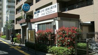 私鉄との乗り入れが便利です