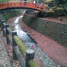 お土居の赤い橋