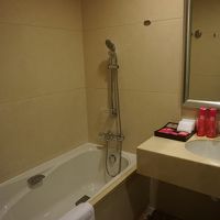 鏡に少しモザイク処理あり