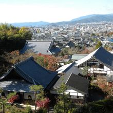 洛北から嵐山の山々まで見渡せる眺望です