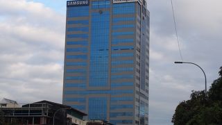 モニヴォン通りに