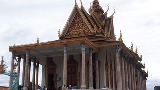 シルバーパコダの南