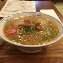 味噌ラーメンを食べました。