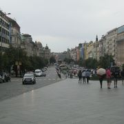 新市街地の大きな通りが広場になっています。