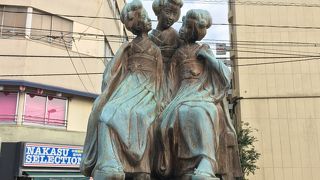 博多人形を像にしました