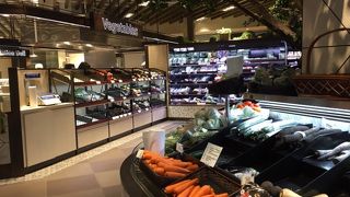 便利な立地と少しハイソな品揃え