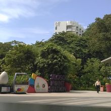 青空がまぶしい