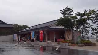 日本海と千枚田が一望できる道の駅