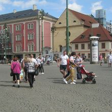 新しい印象の広場です。