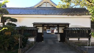 旧島津家米蔵屋敷門