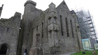 大きさに圧倒される廃墟