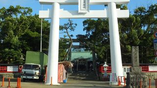 コンパクトに。でも鳥居は大きく。