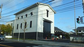 唐津焼の販売所兼展示場と考えれば