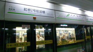 地下鉄で上海最大の繁華街へ行けます