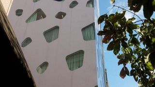 おしゃれなビル