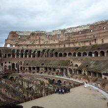 最初に見える内部の景色です