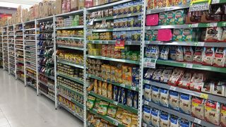 なんでも揃う大型ショッピングモール カルフール