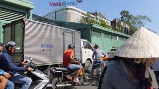 ただいま建て替え中です！