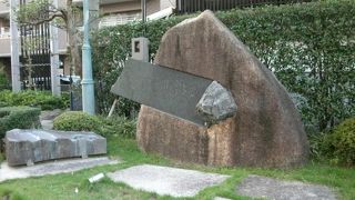 温泉街には２つ中也の詩碑があります